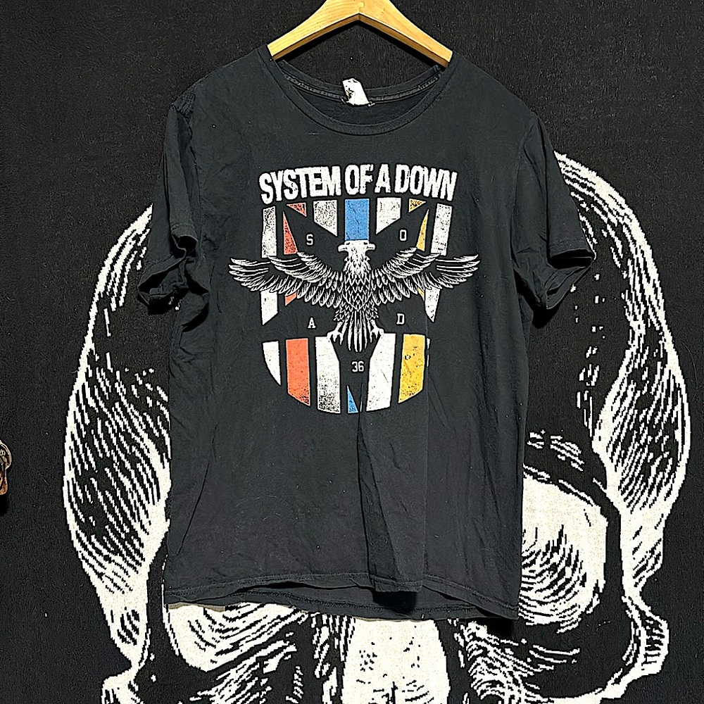 Bay Island Sportswear Medium System of a Down Tee shirt